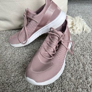 Orthopedic athletic shoes